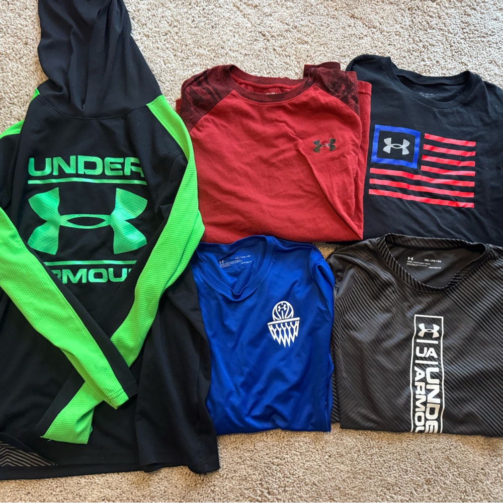 Under Armour Hoodie and T-Shirts Set